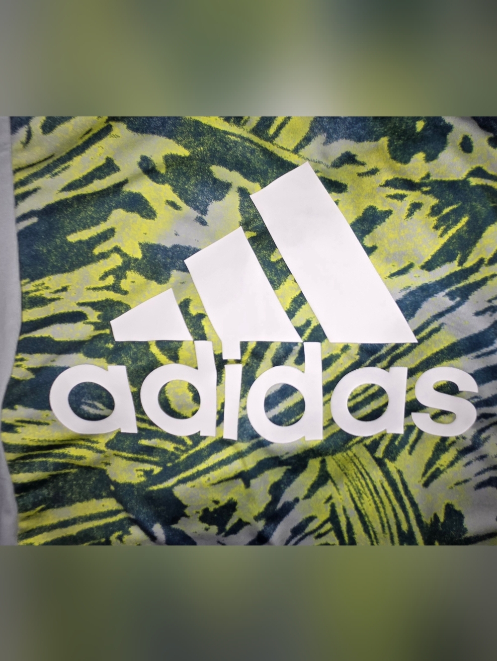 Adidas plus size women's boxy athletic shirt, light green, size 1X, like new - Picture 3 of 9